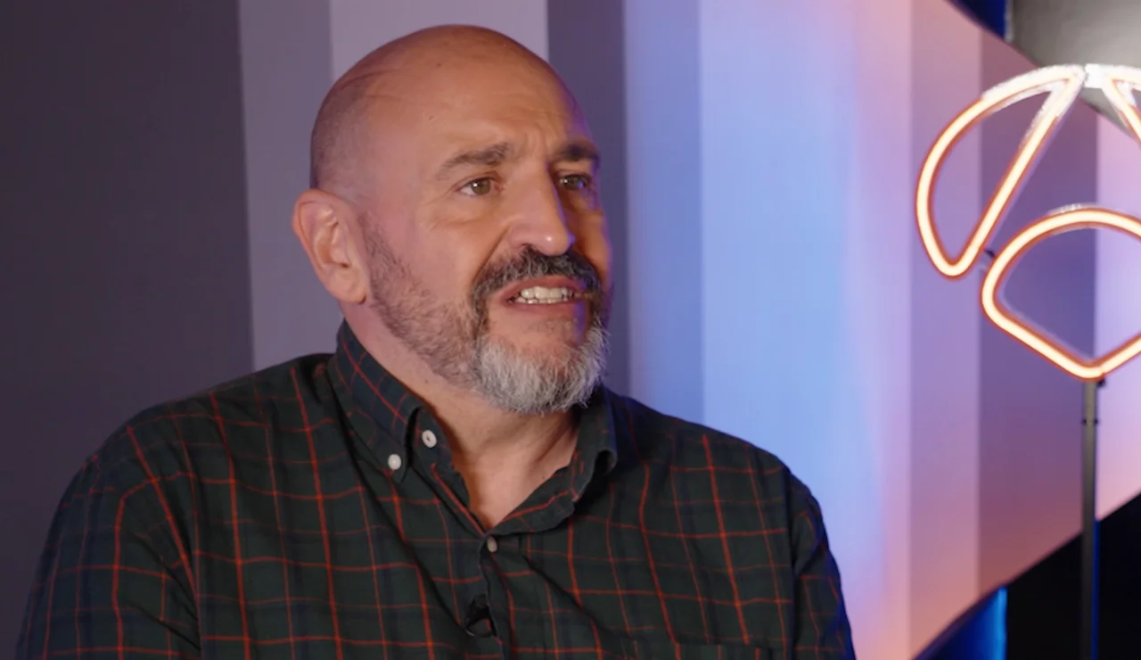 Óscar revela de qué conoce a Emil Fahrenkamp, el arquitecto alemán que le ha hecho ganar el bote de Pasapalabra
