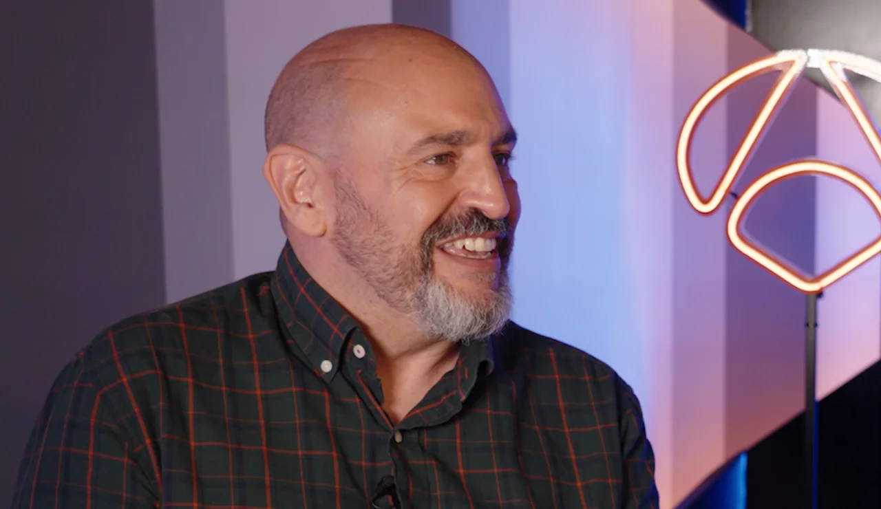 Óscar reacciona a las felicitaciones de los exconcursantes de Pasapalabra y ¡Boom!: “Tuve que morderme la lengua con ellos”