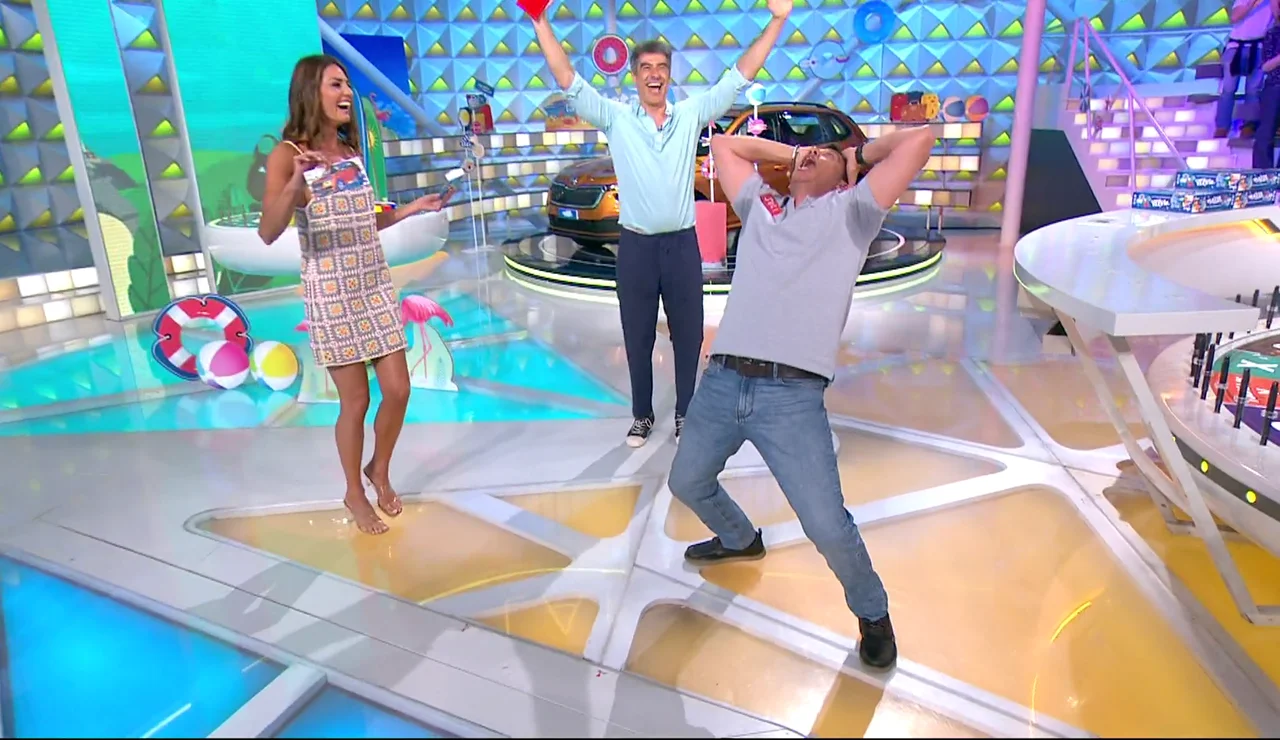 ¡Juli se pasa el concurso! El coche desata la locura en la Gran Final de ‘La ruleta de la suerte’ 