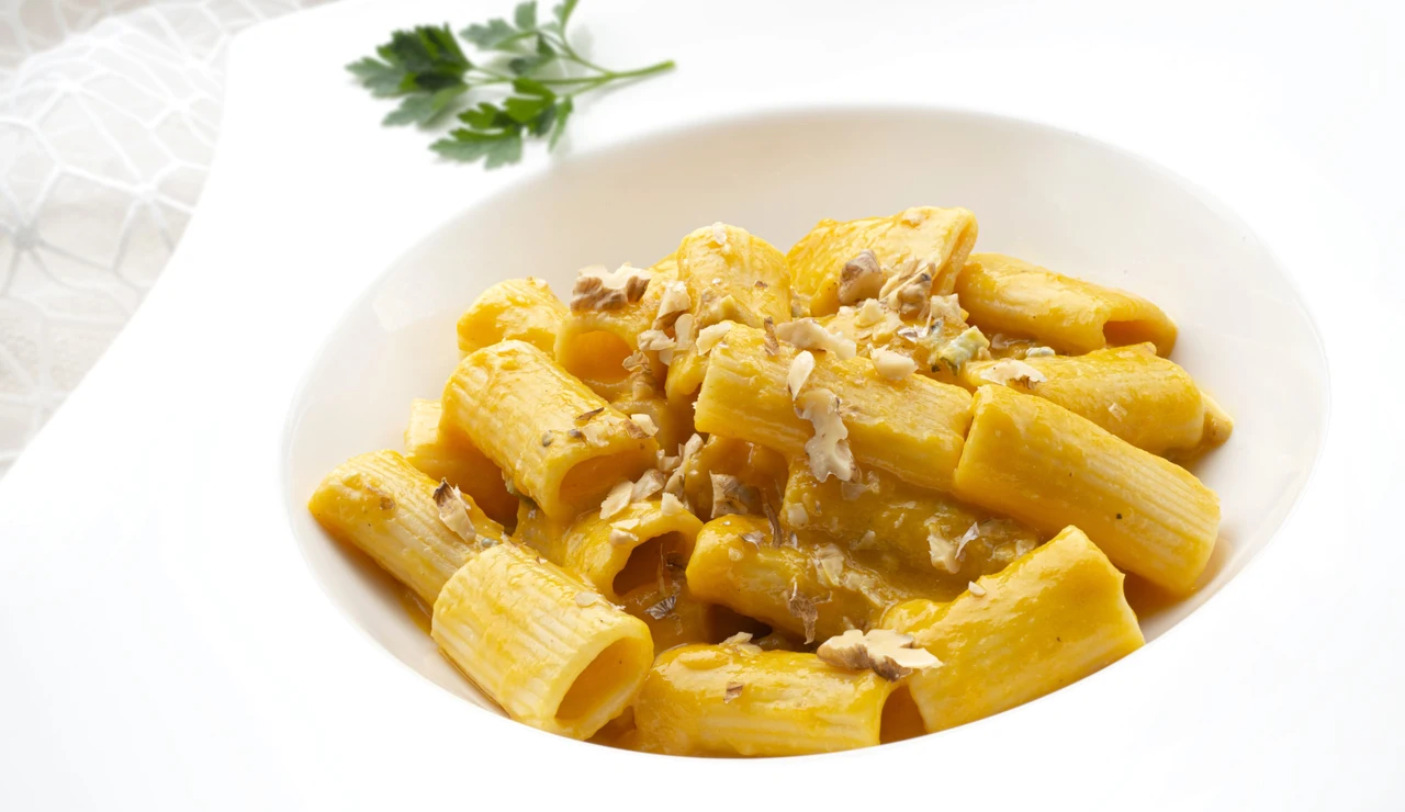Rápida, fácil y diferente: pasta con crema de calabaza, gorgonzola y nueces de Karlos Arguiñano