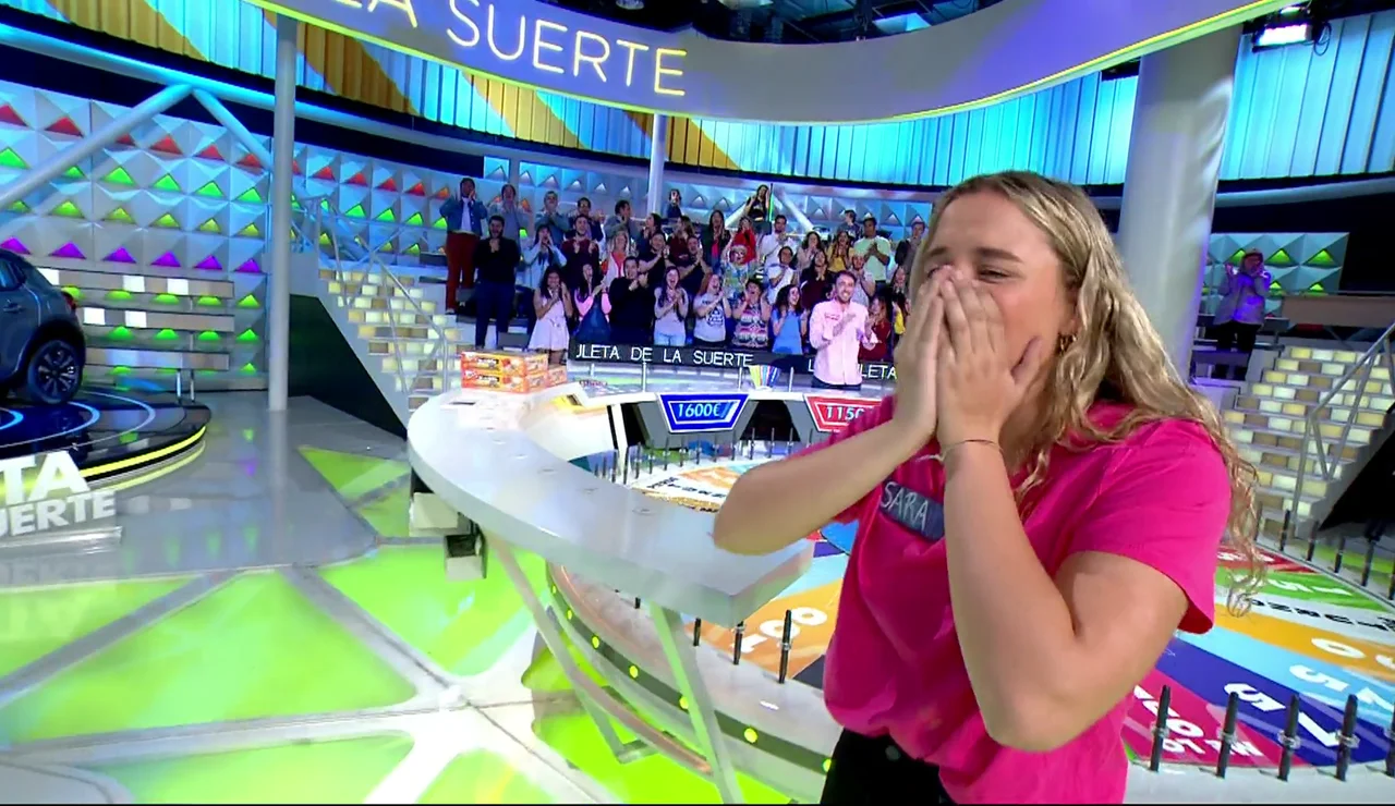 La alegría de Sara al llevarse el coche en ‘La ruleta de la suerte’: “Jorge, por favor, me va a dar algo”