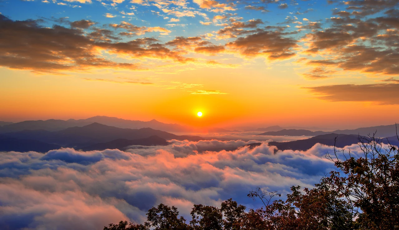 Atardecer, imagen de archivo