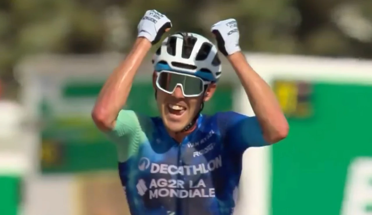 Ben O&#39;Connor celebra su victoria en la etapa 6 de la Vuelta España