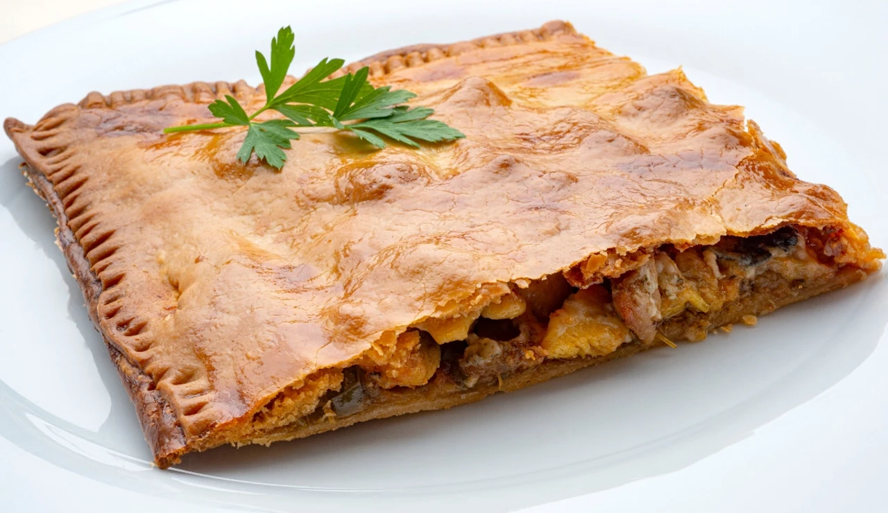 Empanada de pollo y queso azul