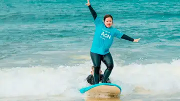 Una escuela de surf inclusiva para personas con discapacidad