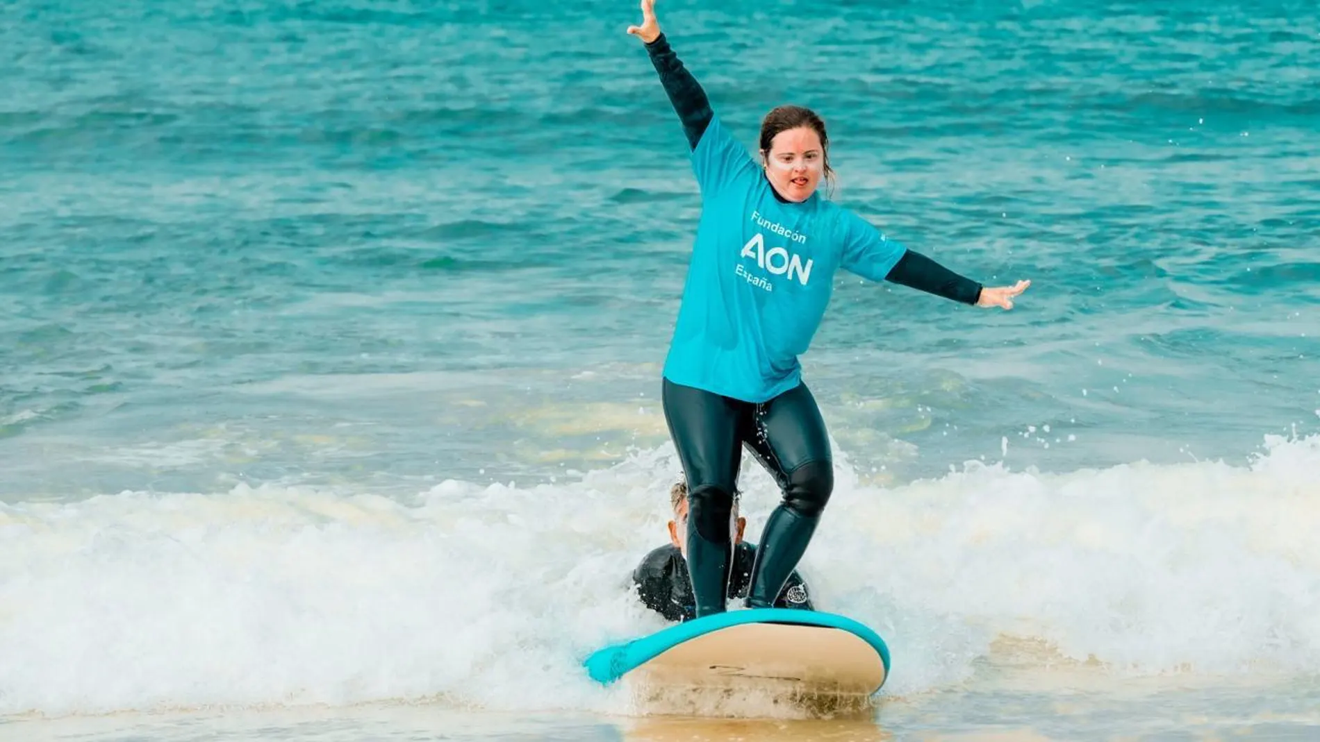 Una escuela de surf inclusiva para personas con discapacidad Una escuela de surf inclusiva para personas con discapacidad