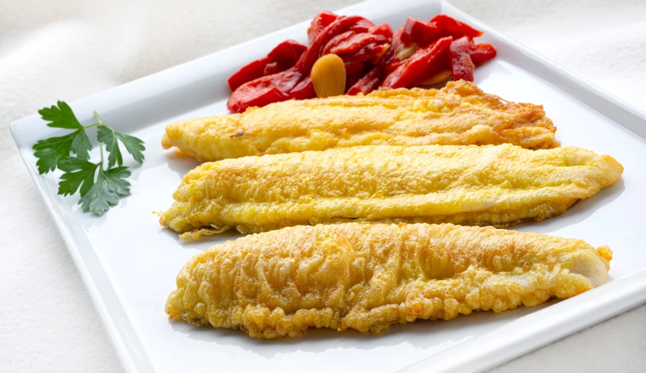 Filetes de gallo con pimientos, de Arguiñano: fácil, barato y rico