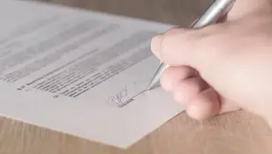 Firma de contratos