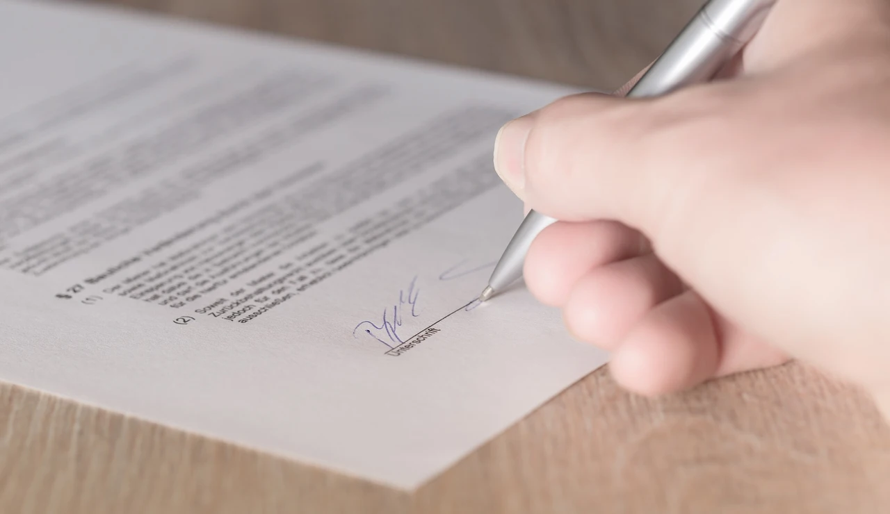 Firma de contratos