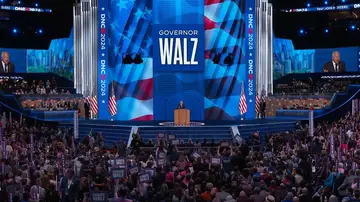 El gobernador de Minnesota Tim Walz acepta formalmente la nominación demócrata como vicepresidente