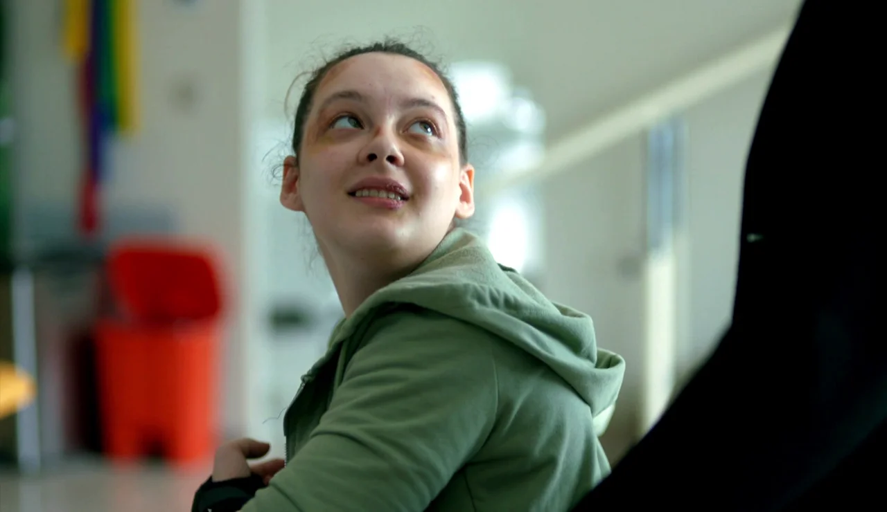 ¡Grandes noticias para Tuğçe! La rehabilitación está siendo un éxito y ya puede volver a casa
