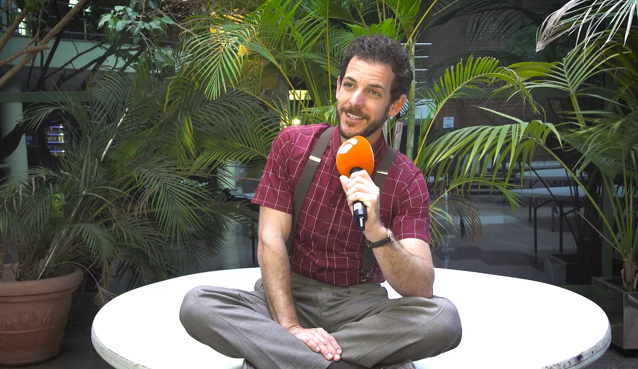 Guillermo Barrientos, un mar de sorpresas: ¡Descubre 7 cosas que no sabías sobre el actor que da vida a Luis!