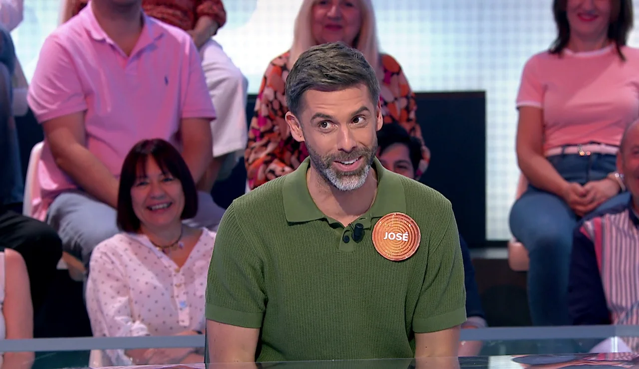 Insólito pique entre Roberto Leal y José Yélamo por la ropa: “Tú sí que me has mangado alguna vez”