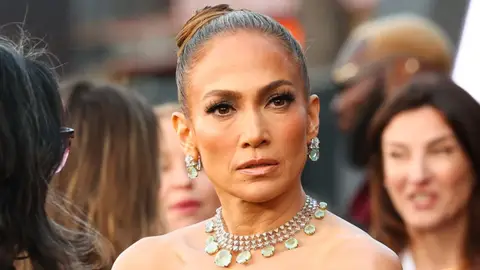 Jennifer Lopez en la premiere de su película Atlas en California Jennifer Lopez en la premiere de su película Atlas en California