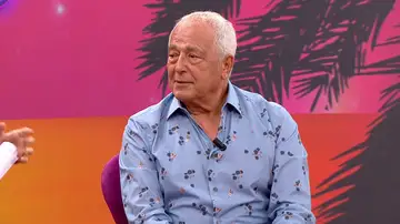 Juan Suárez conoce los secretos de Ibiza, la isla mágica de los famosos: "Buscaban aguas cristalinas y libertad"