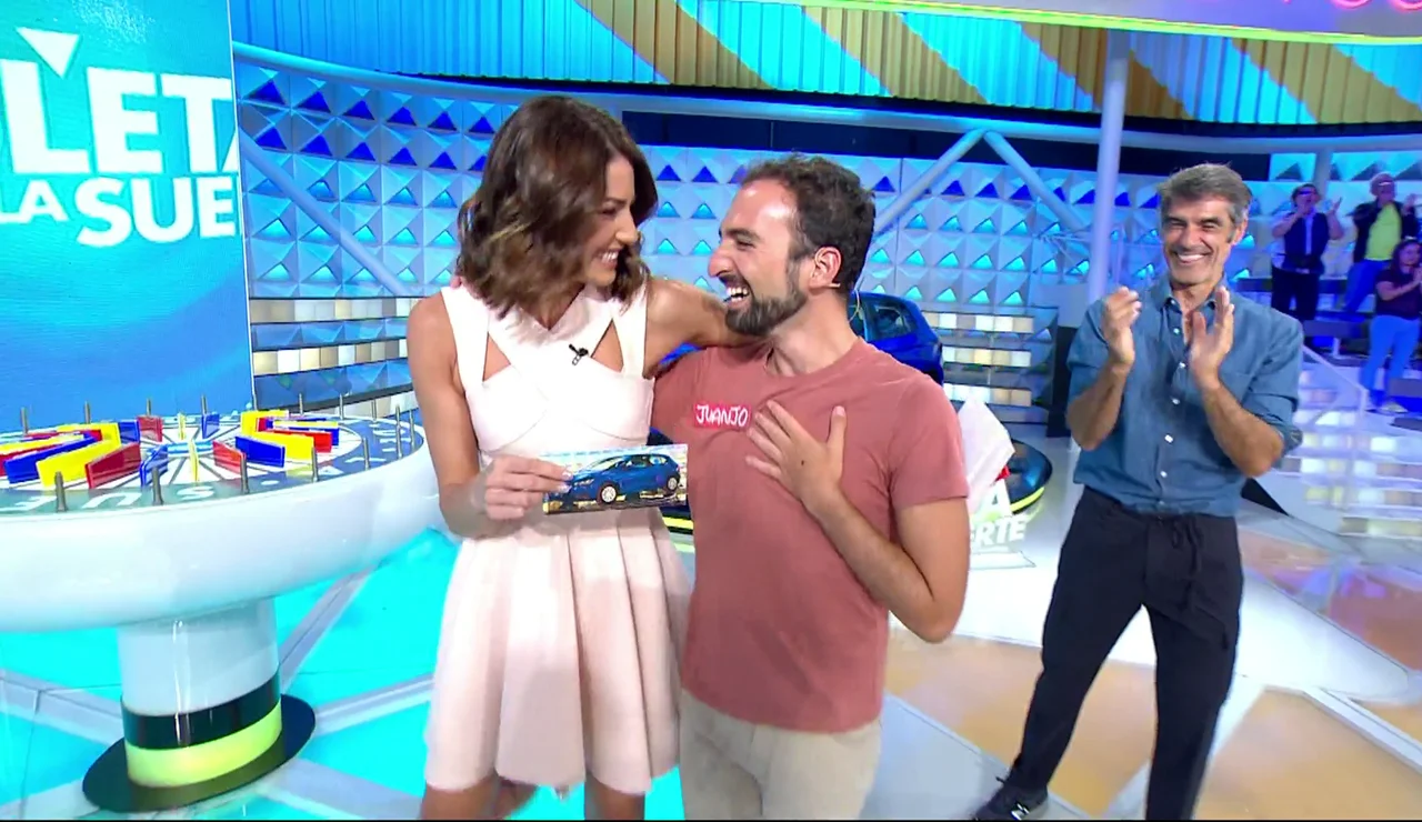 ¡Se lleva el coche! Máxima emoción en la Gran Final con un Juanjo imparable en ‘La ruleta de la suerte’