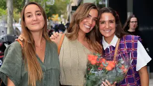 María Pombo y sus hermanas, Marta y Lucía, en 2023