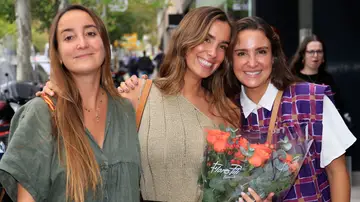 María Pombo y sus hermanas, Marta y Lucía, en 2023