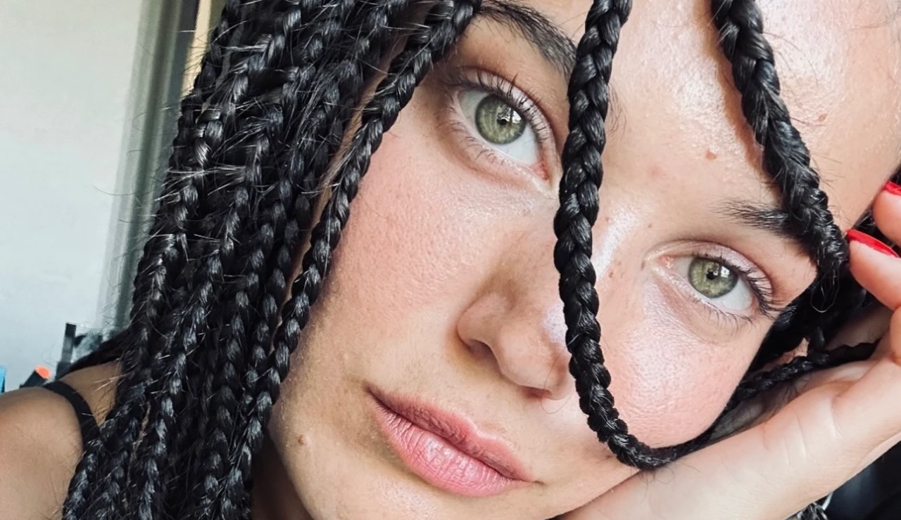 Pinar Deniz, Ceylin en Secretos de familia, sorprende a sus seguidores con un cambio de look muy veraniego