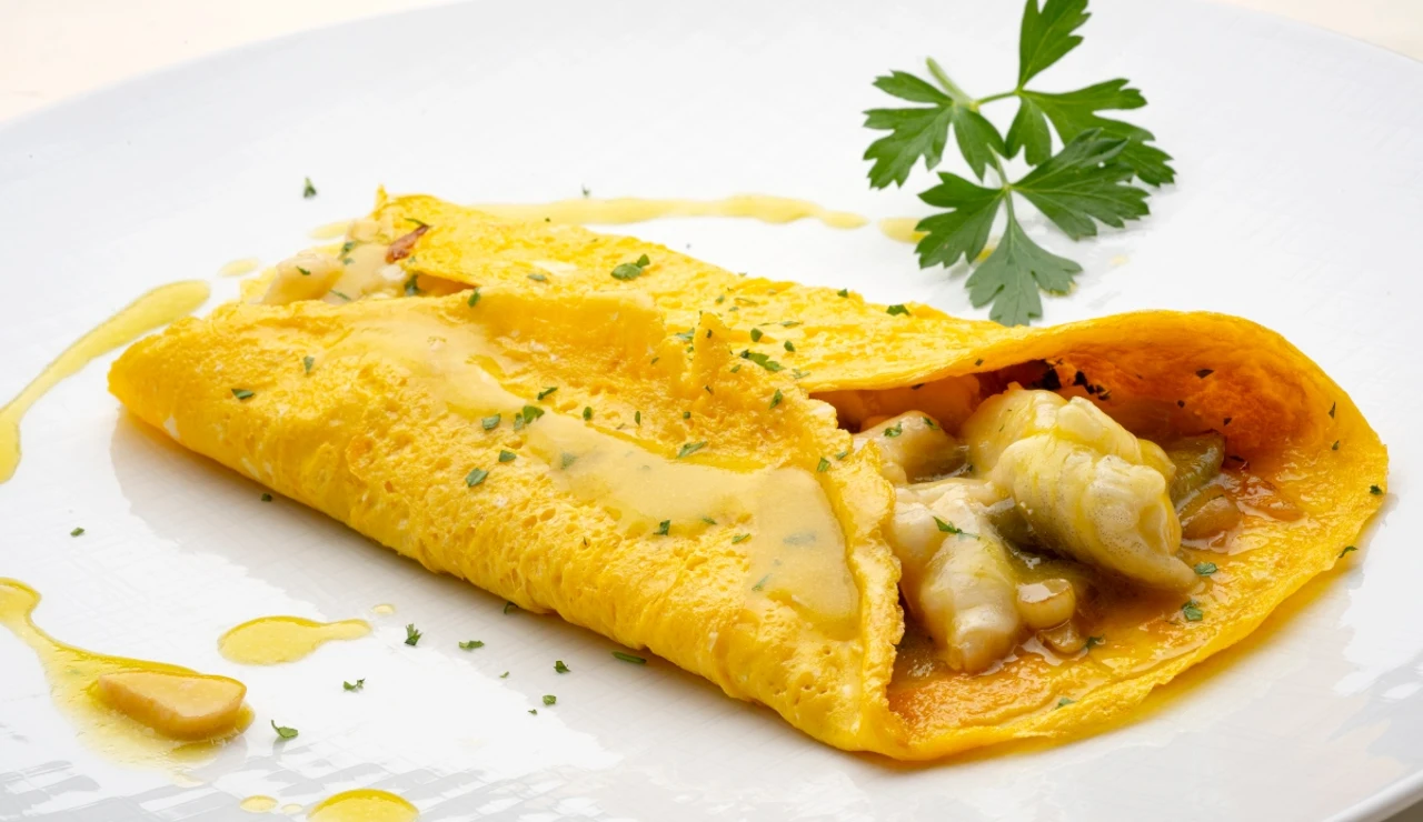 ¡Una receta original con sabor a mar!: tortilla de kokotxas de bacalao al pil pil, de Joseba Arguiñano